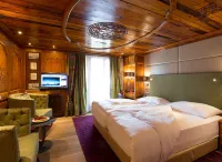 ريزورت هوتل أليكس