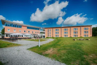 Jufa Hotel im Brückenkopfpark - Jülich Hotels in Niederzier