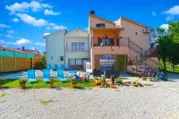 Apartments Olea Phasiana - موقف سيارات