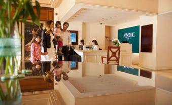 Epic Hotel Villa Mercedes