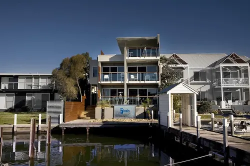 5 Knots Metung Hotels in Metung