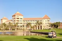 هيلتون بيراميدز جولف Hotels near حى حدائق اكتوبر