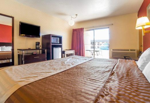 로드웨이 인 앳 레이크 포웰