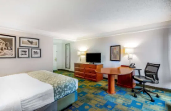 La Quinta Inn & Suites by Wyndham Fremont / Silicon Valley