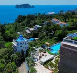 GoldOne Hotel & Suites - Infinity Pools