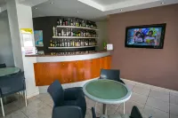 Crystallo Apartments - Quầy bar