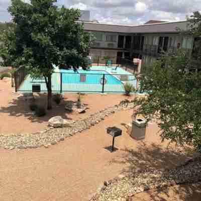 Howard Johnson by Wyndham Odessa TX Hotel Exterior