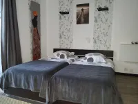 클레옴 아흑끄-라-바따이으 호텔