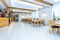 Hotel Palatín - พร้อมอาหารเช้า