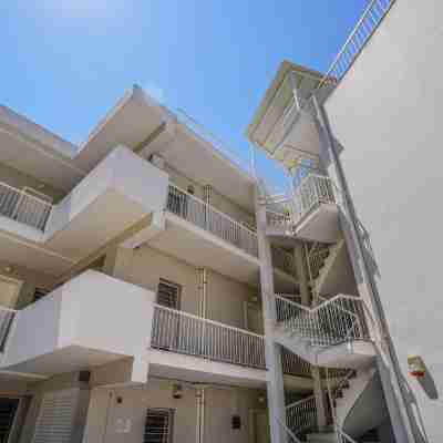 Bliss Living Hotel Exterior