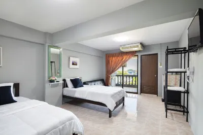 Penyos Suite Hotels near Victoria Gardens