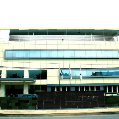 Royal Mamberamo Hotel Hotel berhampiran Domine Eduard Osok Airport