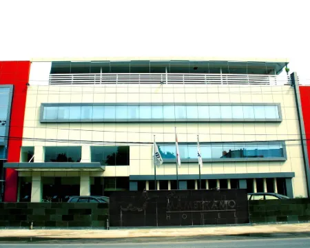 Royal Mamberamo Hotel Hotels in Sorong