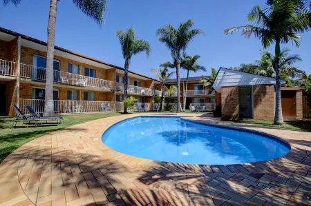 Beachpark Apartments Coffs Harbour Отели в г. Кофс-Харбор