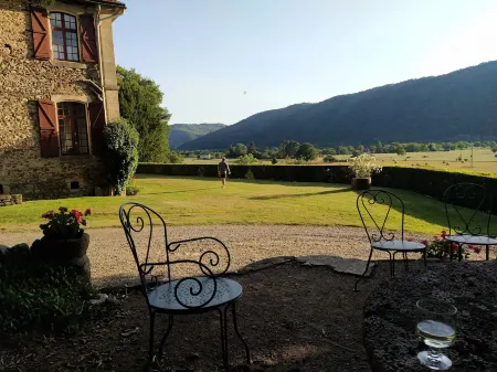 Chambres d'hôtes de Charme le Pradel Отели в г. Даразак