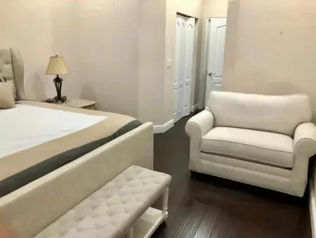 Maison Duffailly Отели рядом с достопримечательностью «Laguna Bay Nursery Inc»