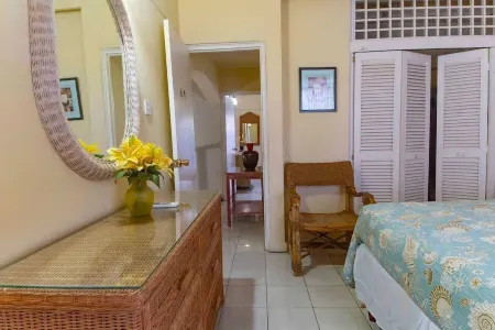Ocho Rios Boardwalk Apartment