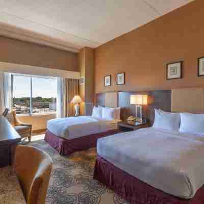DoubleTree by Hilton Hotel Bay City-Riverfront Rooms
