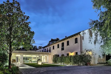 Borgo Cà dei Sospiri Отели в г. Куарто-д'Альтино