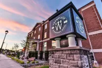 The Champlain Waterfront Hotel Ascend Hotel Collection Hotels in Orillia