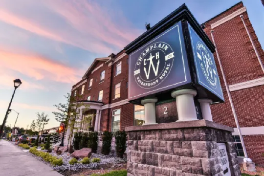 The Champlain Waterfront Hotel Ascend Hotel Collection Отели в г. Ориллия