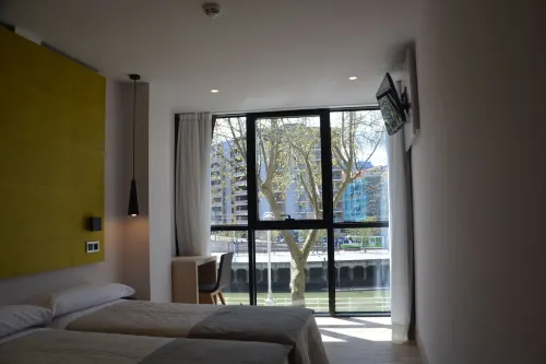 Hotel Bilbao Plaza - 2-Star