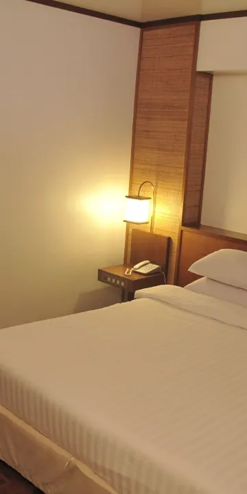 ห้องดีลักซ์ เตียงใหญ่ 1 เตียง