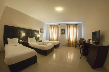 La Maison Hotel