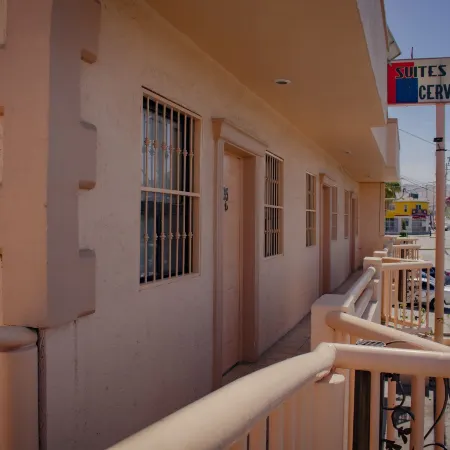 Suites Cervantes