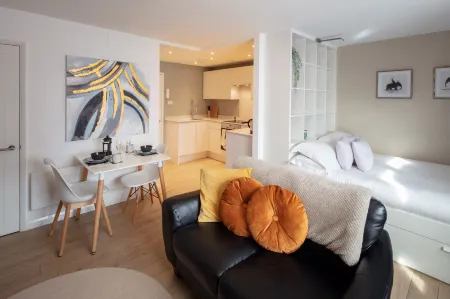 Alison Court Отели рядом с достопримечательностью «Университет Западной Англии»