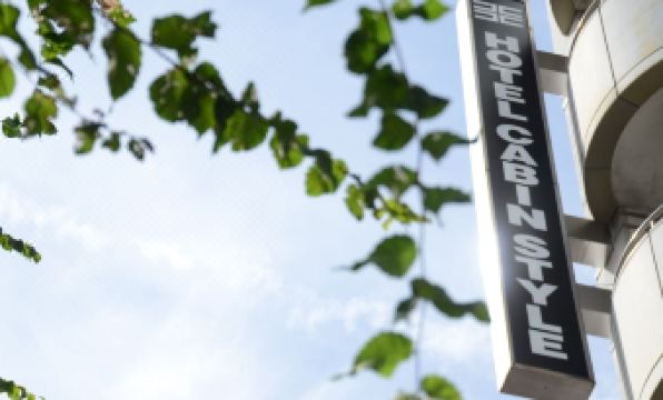 Hotel Cabin Style – Caters to Men