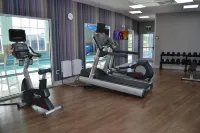 ホリデイ イン エクスプレス レッド ディア ノース by IHG - ジム