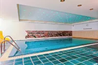 Hotel Appartement Landhaus Stutzi - Hotel Strandperle - Swimmingpools