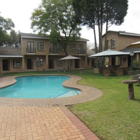 Hoyohoyo Chartwell Lodge