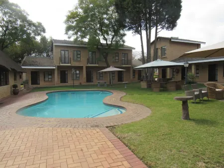 Hoyohoyo Chartwell Lodge Отели в г. Чартуэлл