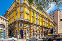 Number 1 Deluxe Apartments Hotels near Church of Our Lady of Lourdes