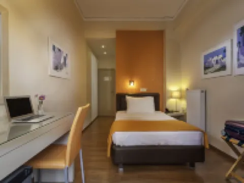 Lilia Hotel Hotels in Piraeus