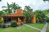 Hotel Ixzi Plus