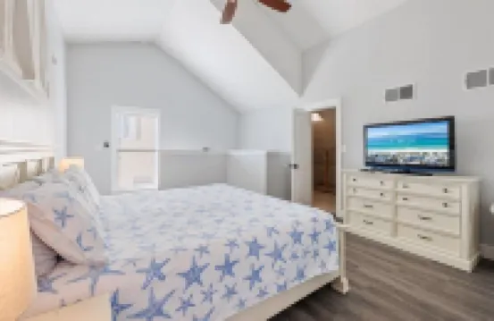 Private Resort Villa•Beach Service Included•Golf Cart• Boat and Trailer Friendly
