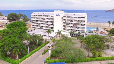 Tamaca Beach Resort Отели в г. Гайра