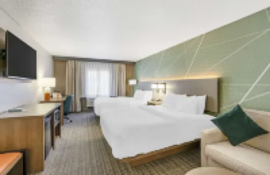Comfort Inn & Suites Louisville Airport Fair & Expo Hotels near Kentucky Kingdom