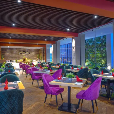 Royale Sarovar Portico Agra