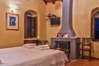 Pyrgos Petropoulaki Hotels in Selinitsa