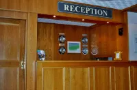 Abbotsford Hotel - parking