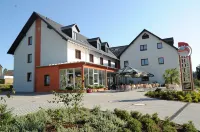 Beierleins Hotel & Catering Gmbh Hotels near Limbach Municipal Church