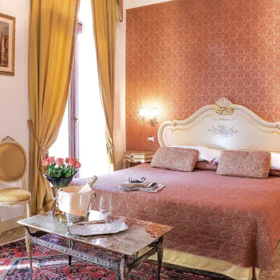 Apostoli Palace Отели рядом с достопримечательностью «Остров Бурано»