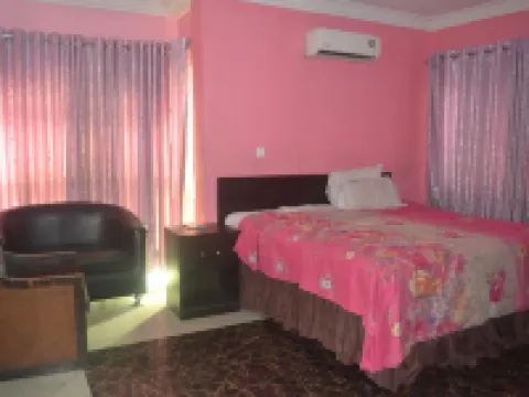 Dan Morgan Hotel & Suites Ξενοδοχεία στην πόλη Agege