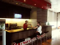 宜必思泗水市中心酒店 - 酒吧