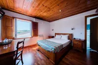 Pátio da Figueira Hotels in São Pedro e São Tiago