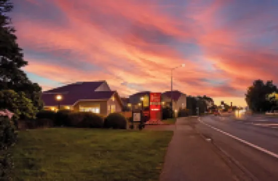 巴爾莫勒爾堡汽車旅館